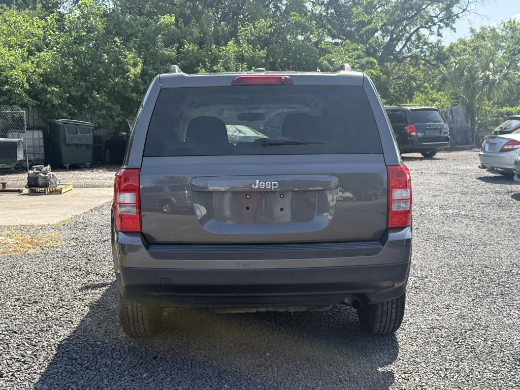 Photo 6 of this JEEP PATRIOT
