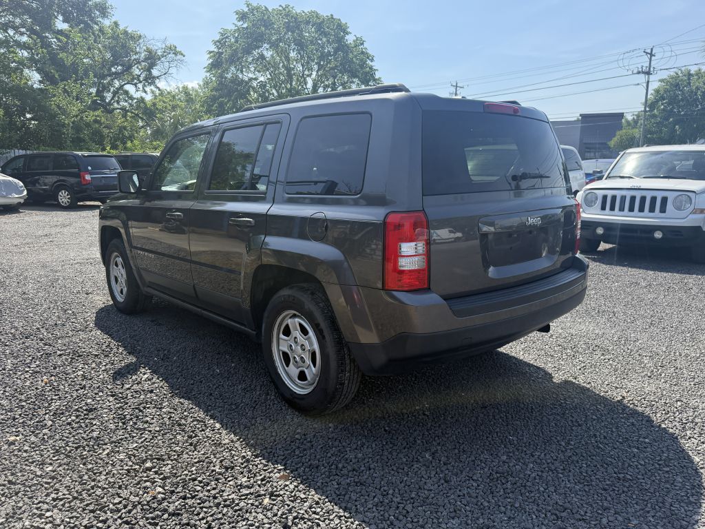 Photo 7 of this JEEP PATRIOT