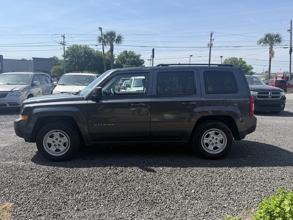 Photo 8 of this JEEP PATRIOT