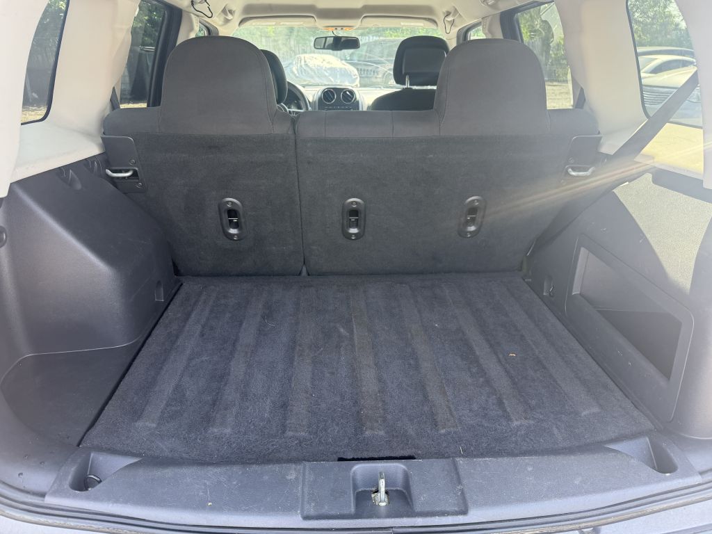 Photo 11 of this JEEP PATRIOT