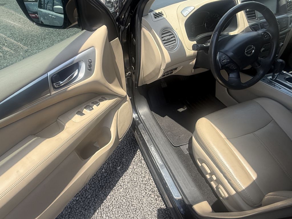 Photo 9 of this NISSAN PATHFINDER