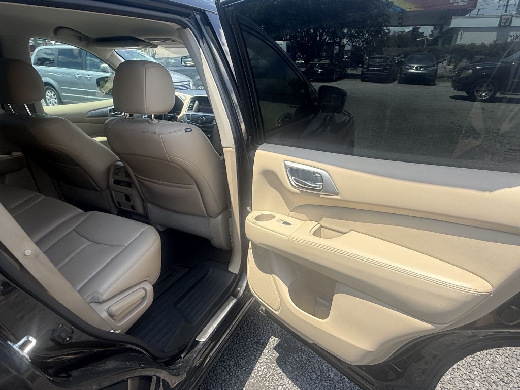 Photo 12 of this NISSAN PATHFINDER