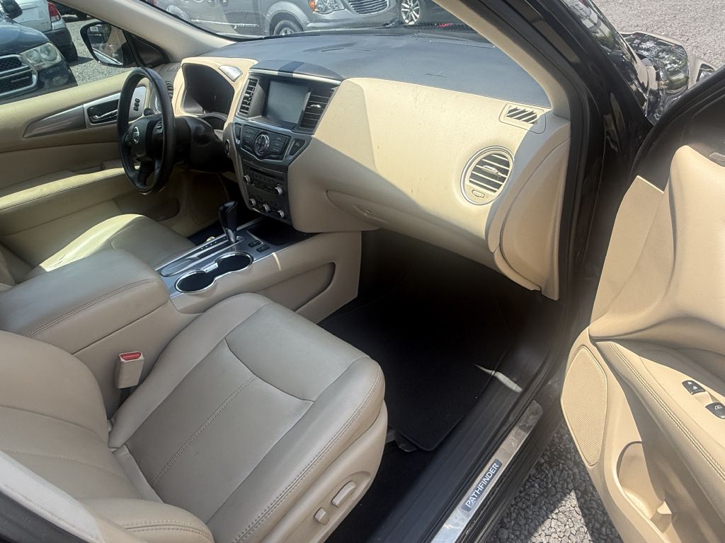 Photo 13 of this NISSAN PATHFINDER