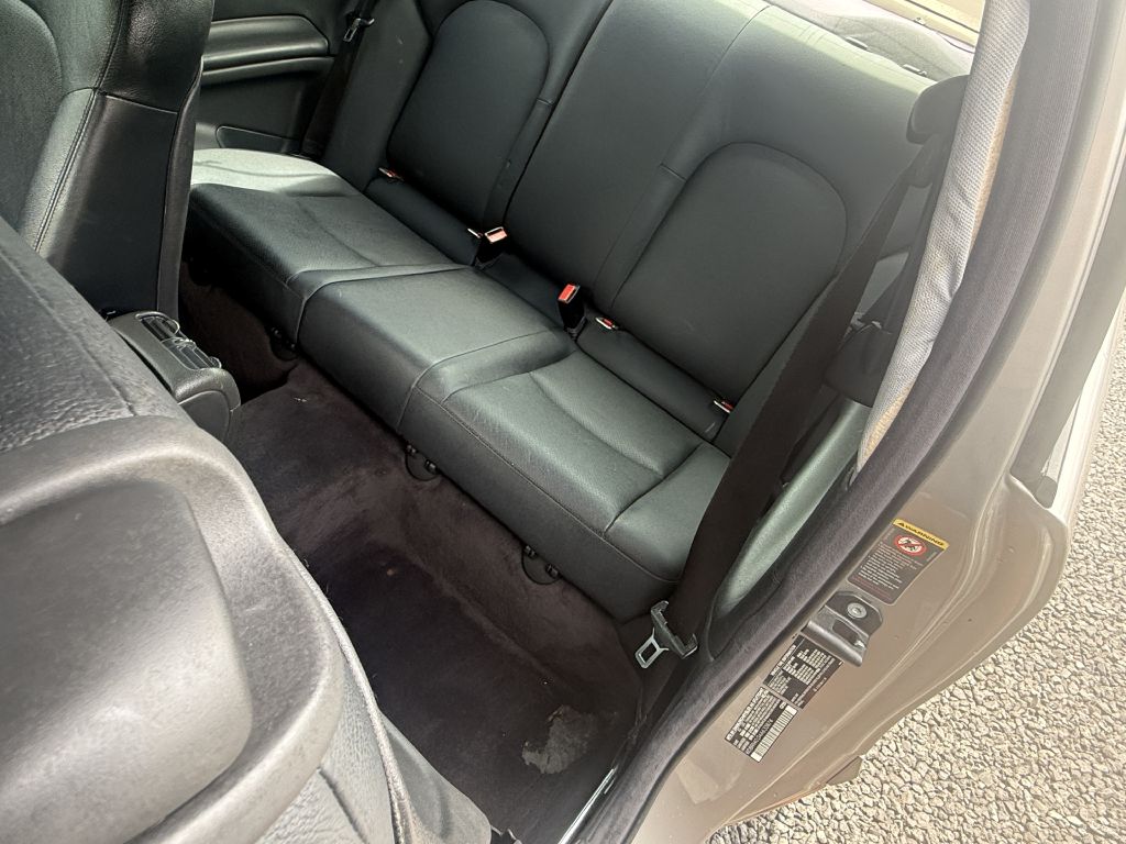 Photo 8 of this MERCEDES-BENZ C-CLASS