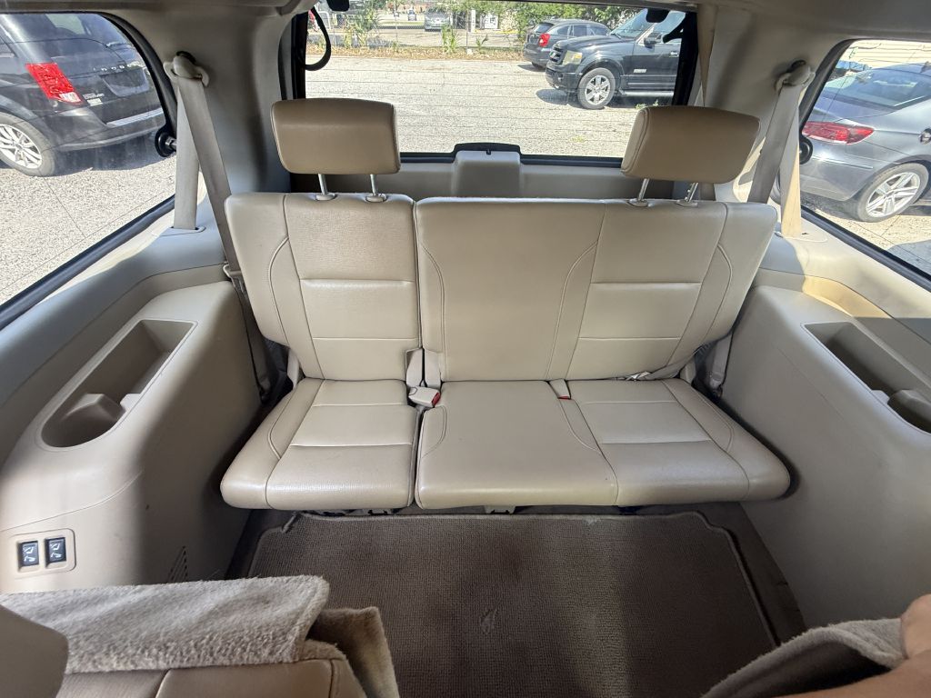 Photo 16 of this NISSAN ARMADA