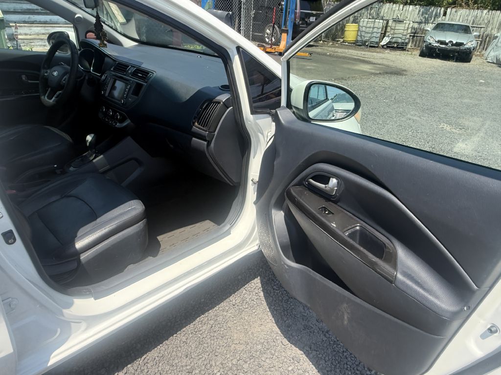 Photo 13 of this KIA RIO