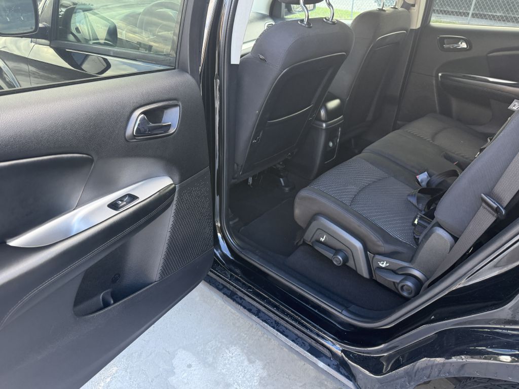Photo 9 of this DODGE JOURNEY