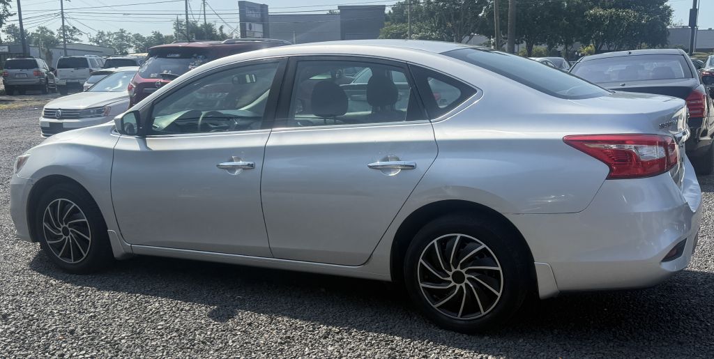 Photo 8 of this NISSAN SENTRA