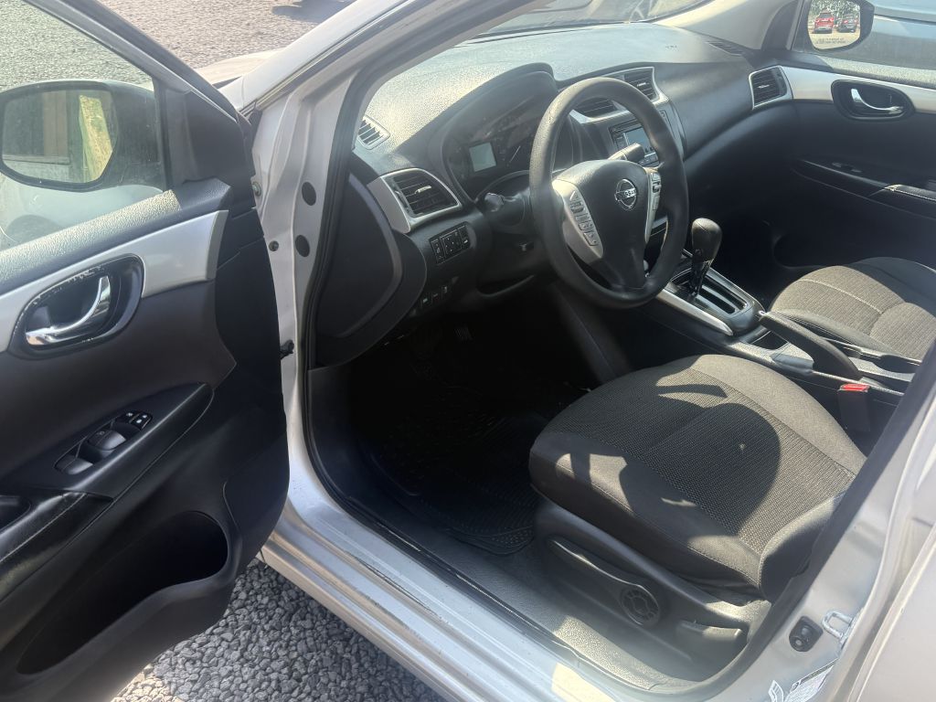 Photo 9 of this NISSAN SENTRA