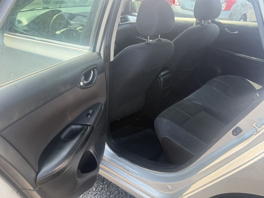 Photo 10 of this NISSAN SENTRA
