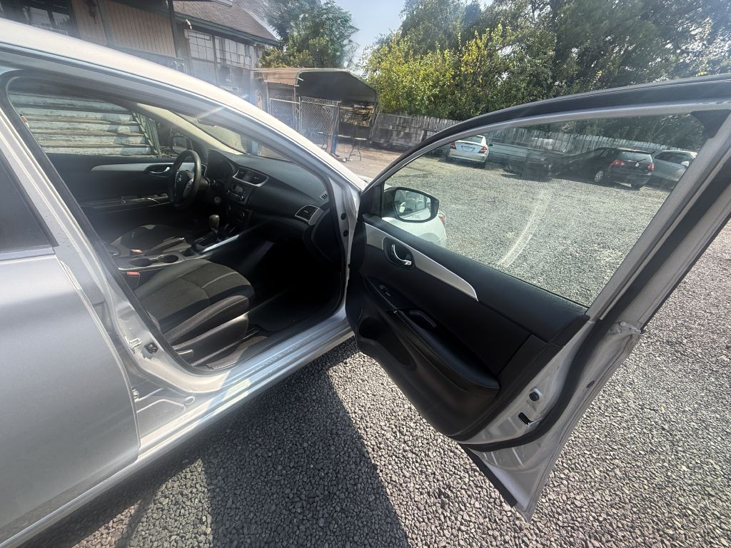 Photo 13 of this NISSAN SENTRA