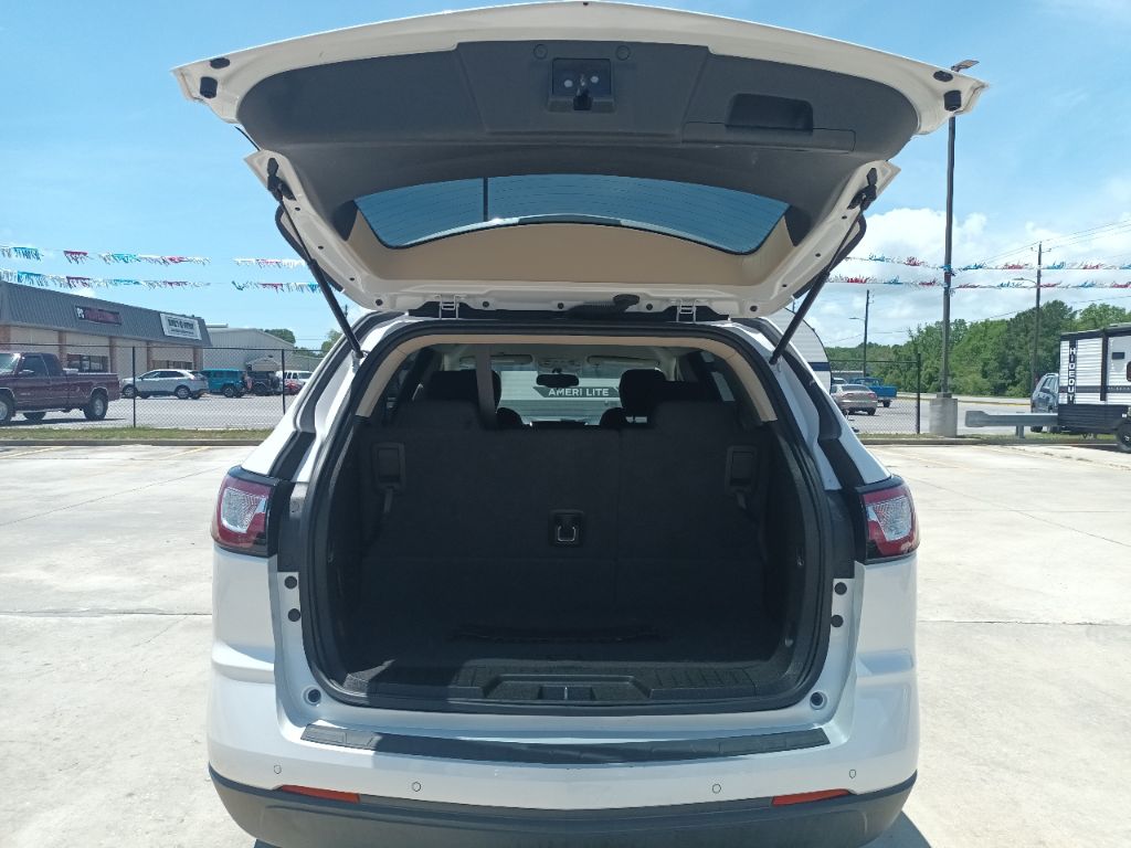 Photo 8 of this CHEVROLET TRAVERSE