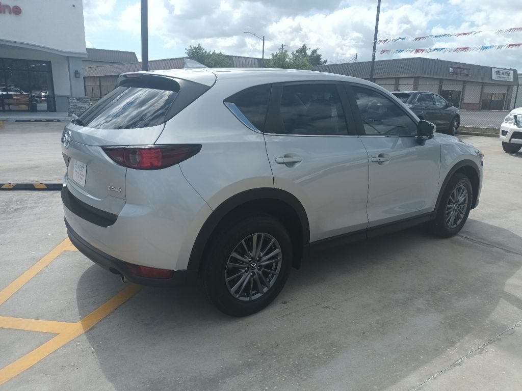 Photo 2 of this MAZDA CX-5