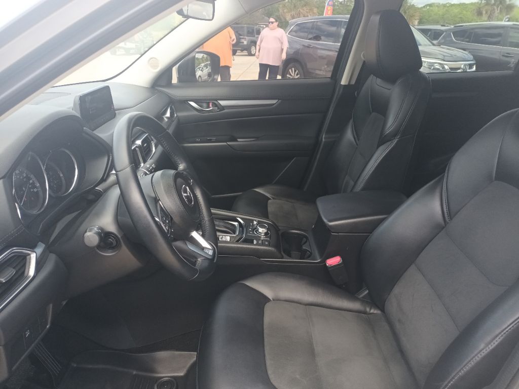 Photo 8 of this MAZDA CX-5