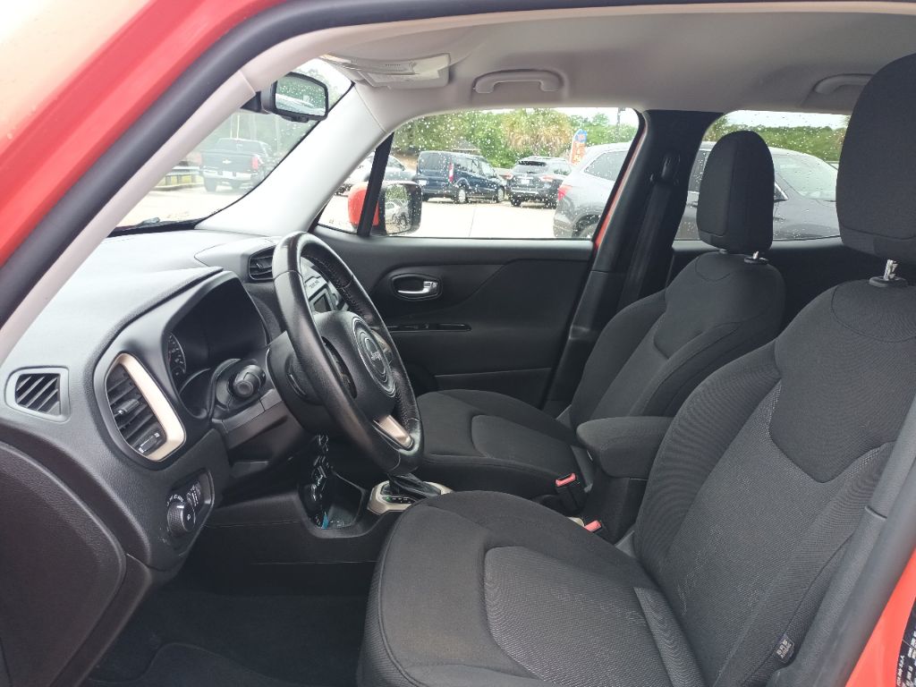 Photo 8 of this JEEP RENEGADE