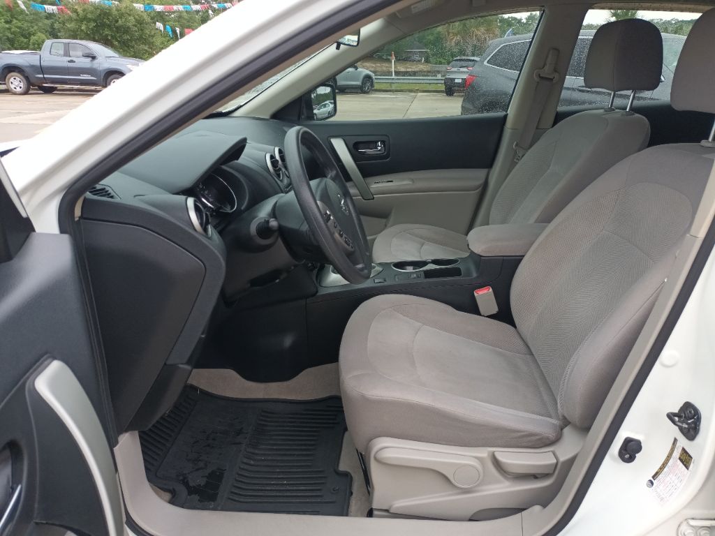 Photo 8 of this NISSAN ROGUE SELECT