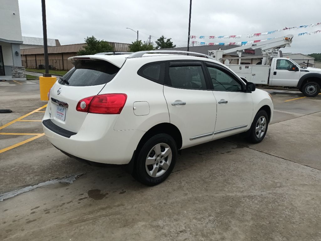 Photo 2 of this NISSAN ROGUE SELECT