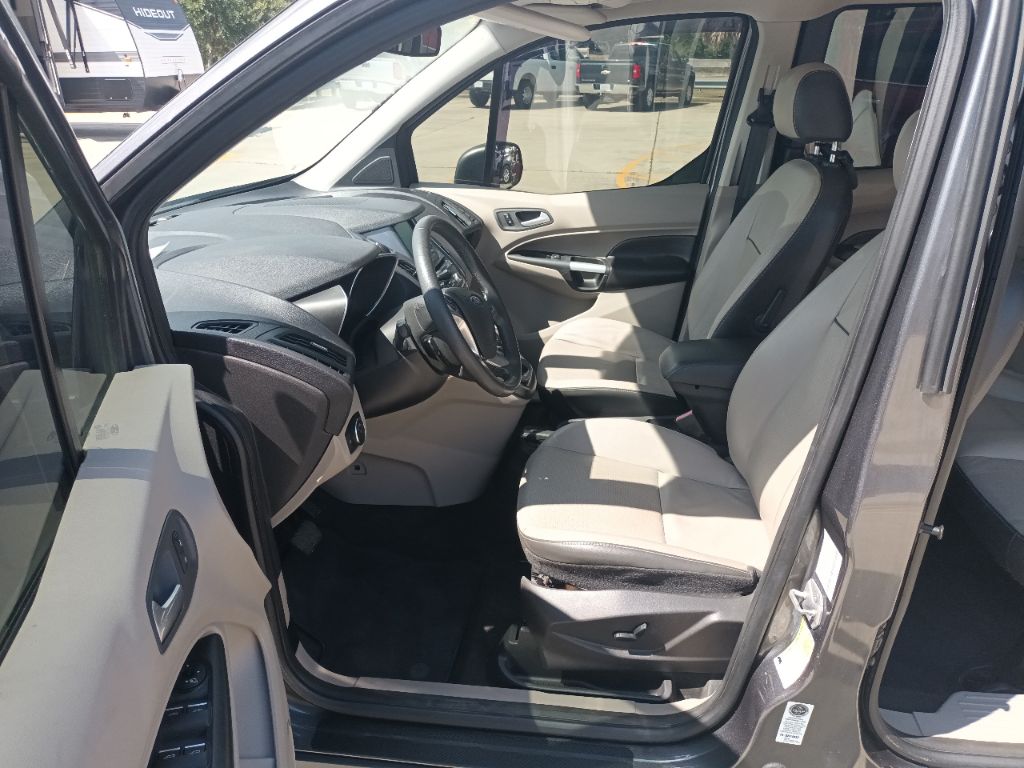 Photo 10 of this FORD TRANSIT CONNECT
