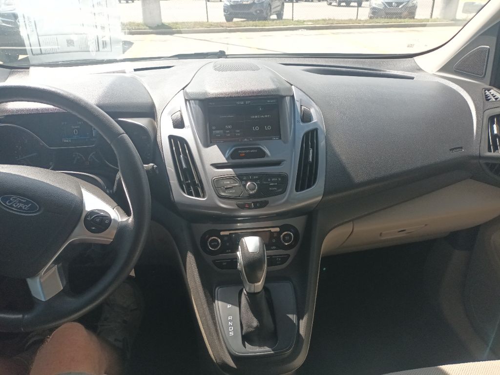 Photo 11 of this FORD TRANSIT CONNECT