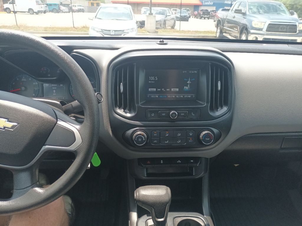 Photo 10 of this CHEVROLET COLORADO