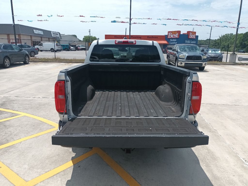 Photo 8 of this CHEVROLET COLORADO