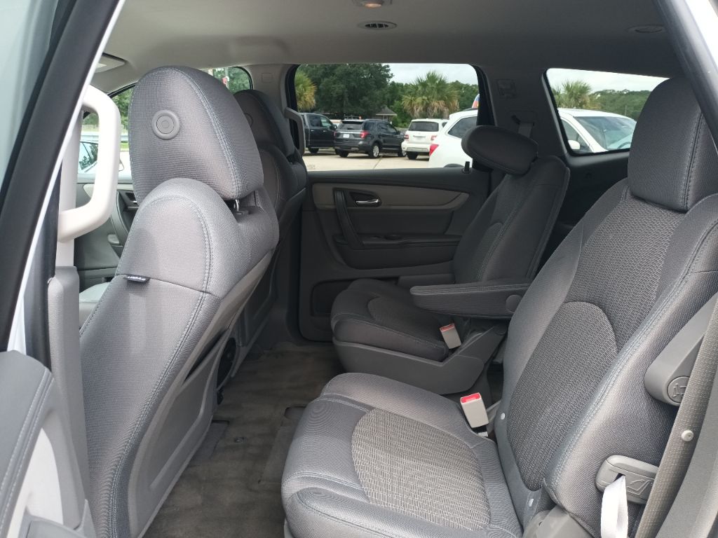 Photo 9 of this CHEVROLET TRAVERSE