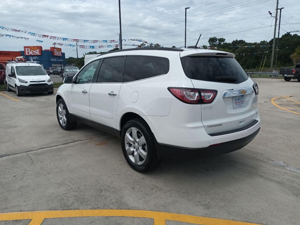 Photo 3 of this CHEVROLET TRAVERSE