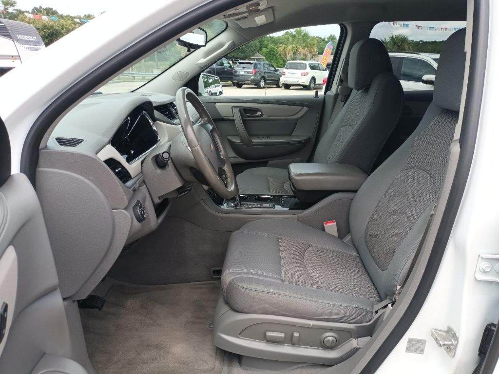 Photo 8 of this CHEVROLET TRAVERSE