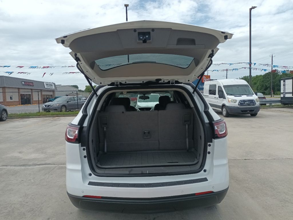 Photo 7 of this CHEVROLET TRAVERSE