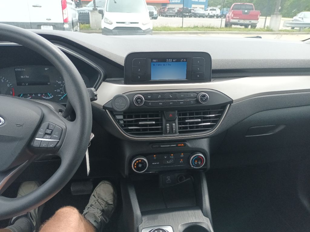Photo 11 of this FORD ESCAPE
