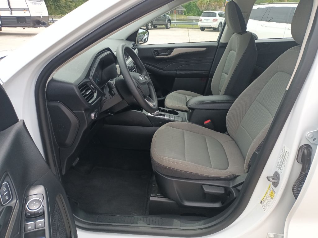 Photo 9 of this FORD ESCAPE