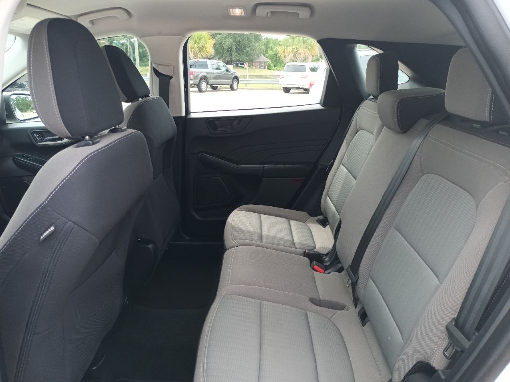 Photo 8 of this FORD ESCAPE