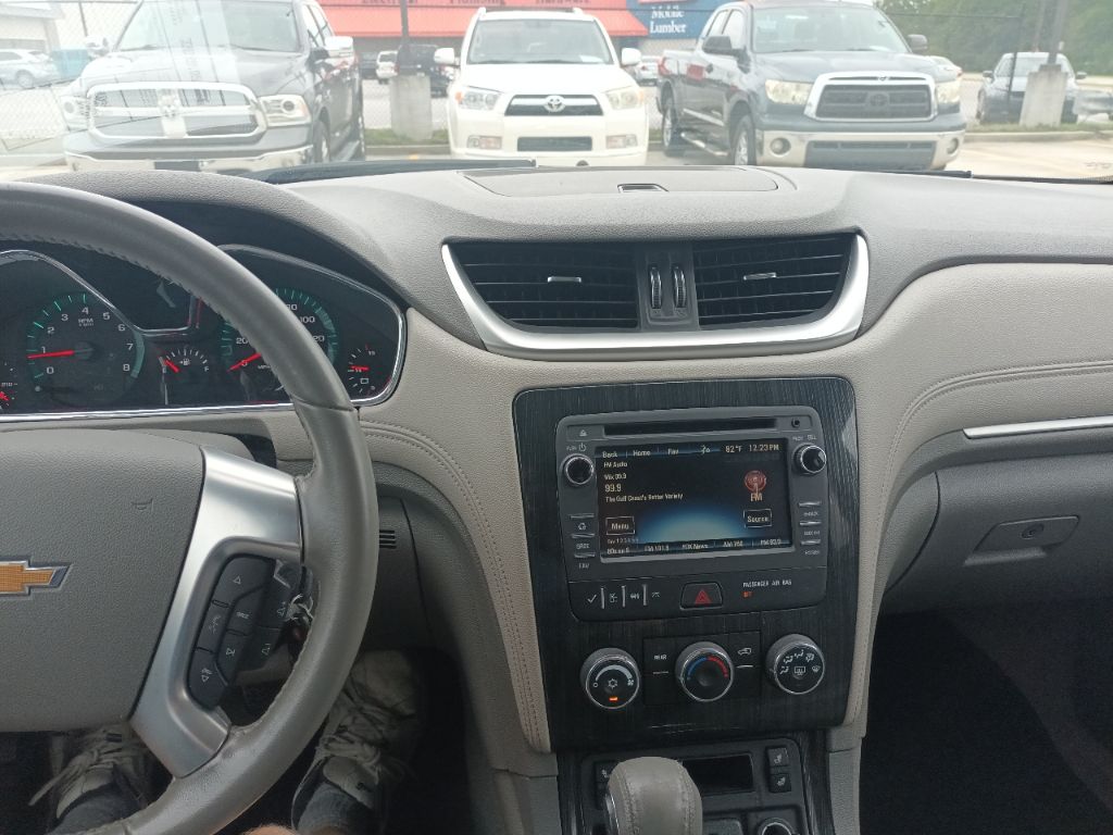 Photo 9 of this CHEVROLET TRAVERSE