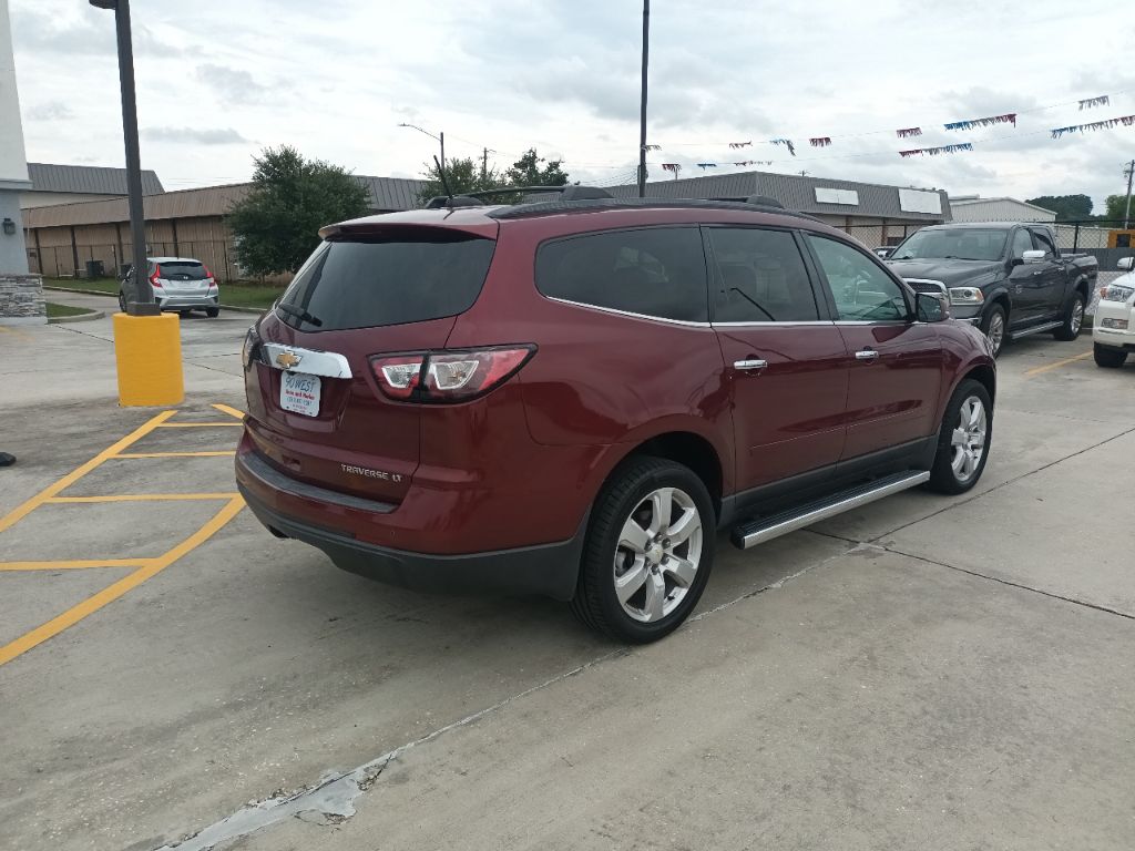 Photo 3 of this CHEVROLET TRAVERSE
