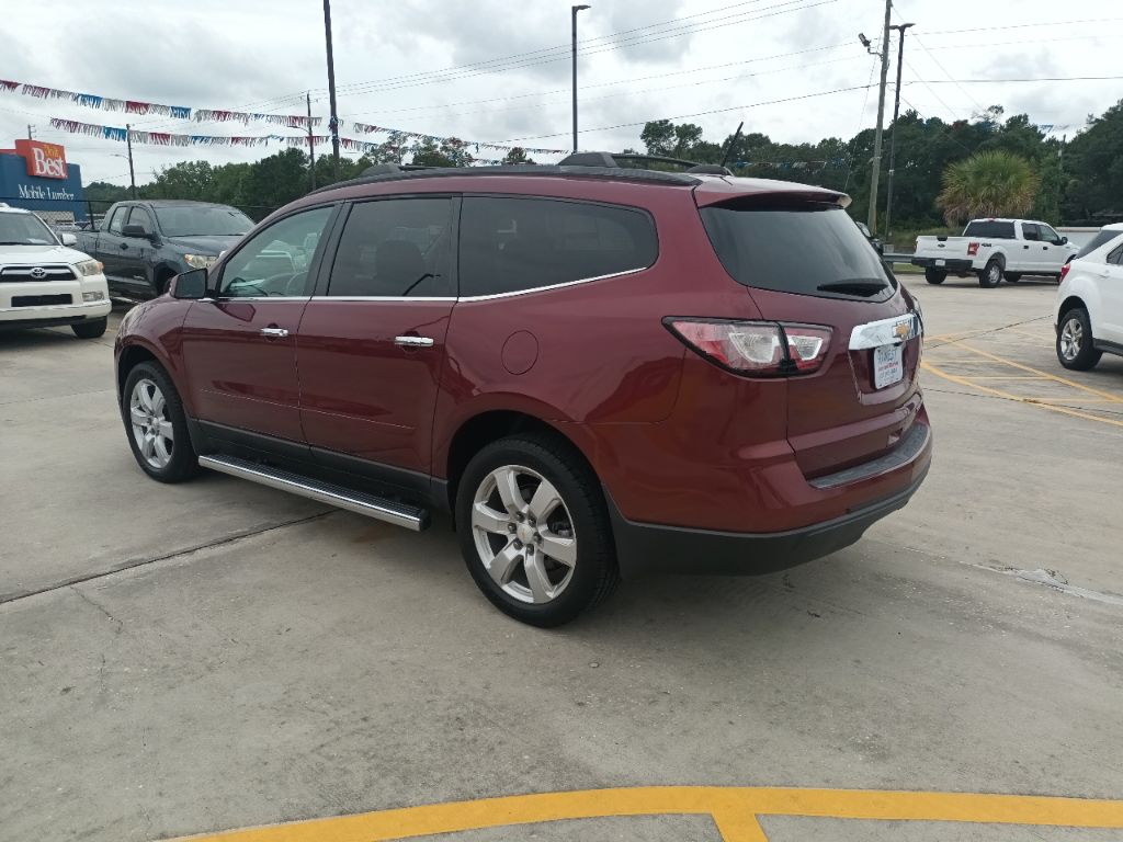 Photo 2 of this CHEVROLET TRAVERSE