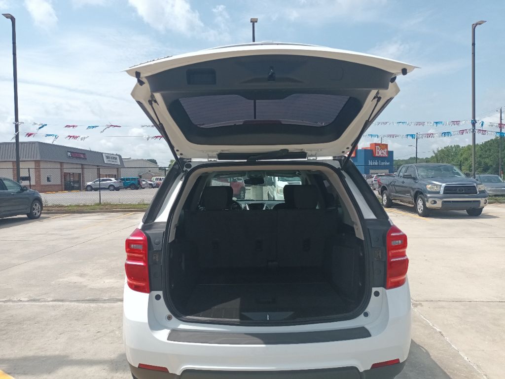 Photo 6 of this CHEVROLET EQUINOX