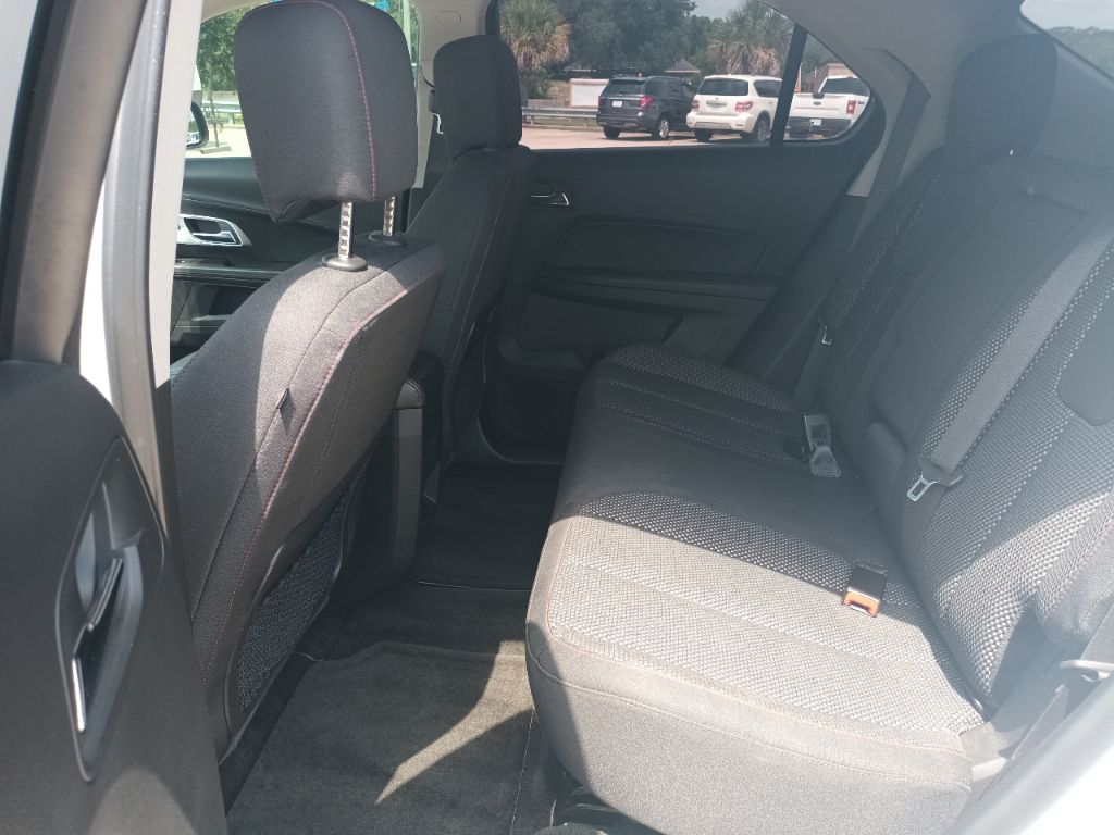 Photo 8 of this CHEVROLET EQUINOX