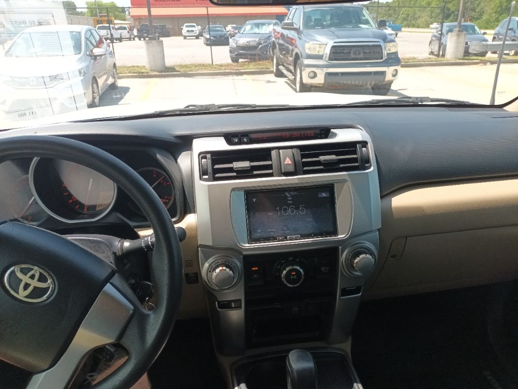 Photo 10 of this TOYOTA 4RUNNER