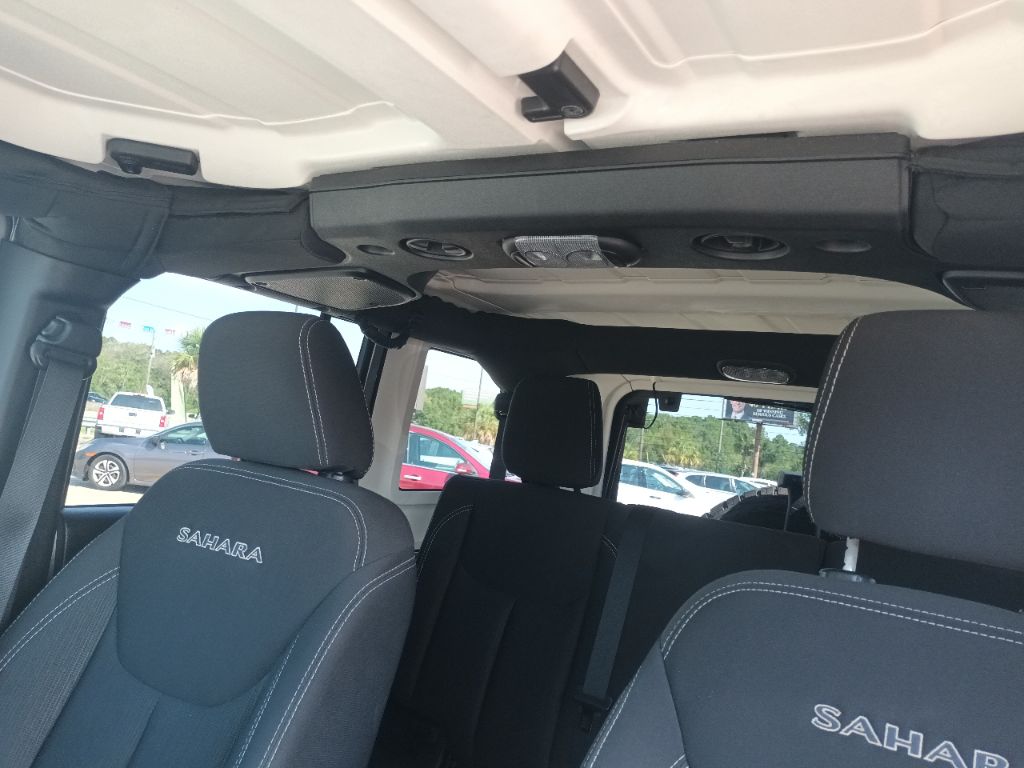 Photo 10 of this JEEP WRANGLER UNLIMI