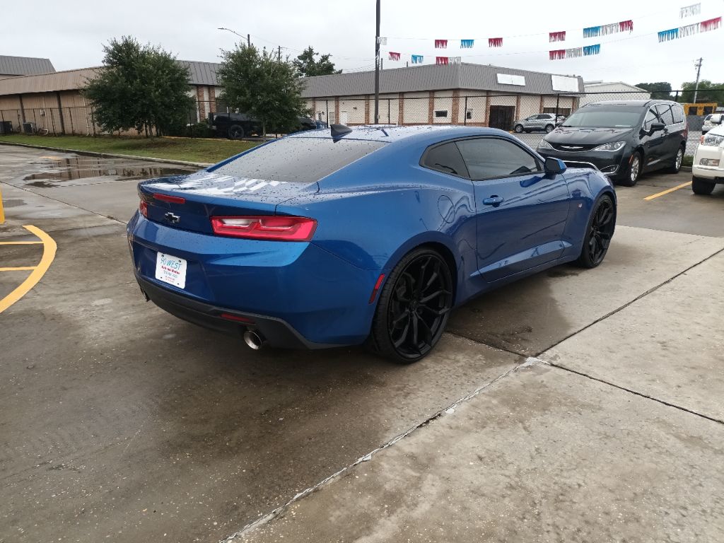 Photo 2 of this CHEVROLET CAMARO
