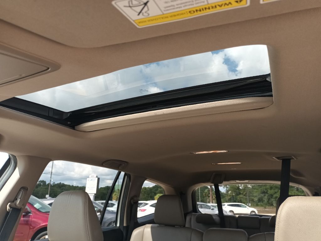 Photo 11 of this HONDA PILOT