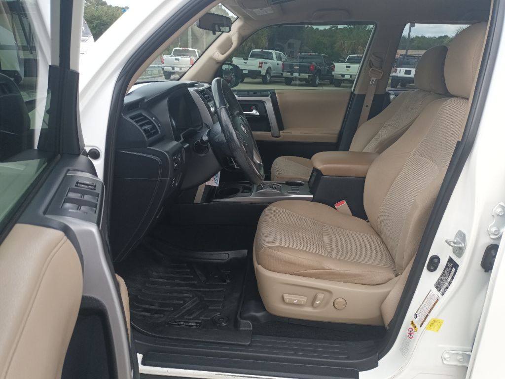 Photo 8 of this TOYOTA 4RUNNER