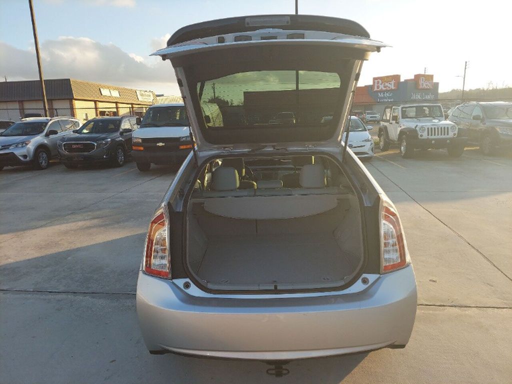 Photo 7 of this TOYOTA PRIUS