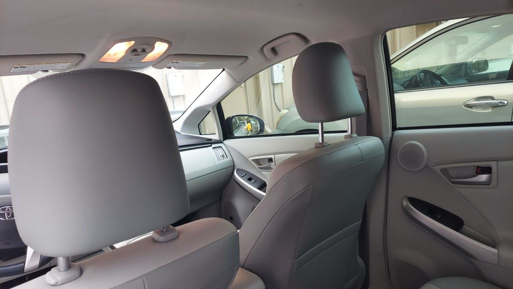 Photo 13 of this TOYOTA PRIUS