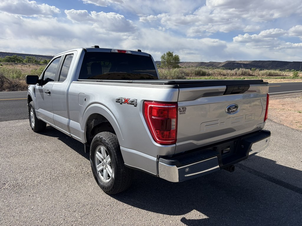 Additional photo of vehicle.