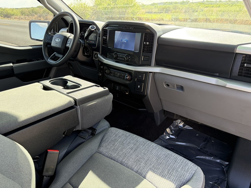 Additional photo of vehicle.