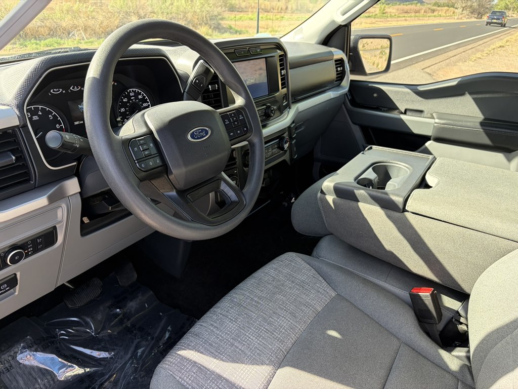 Additional photo of vehicle.