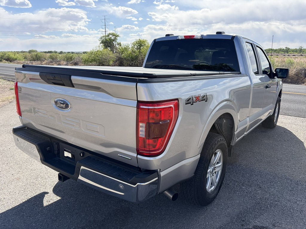 Additional photo of vehicle.