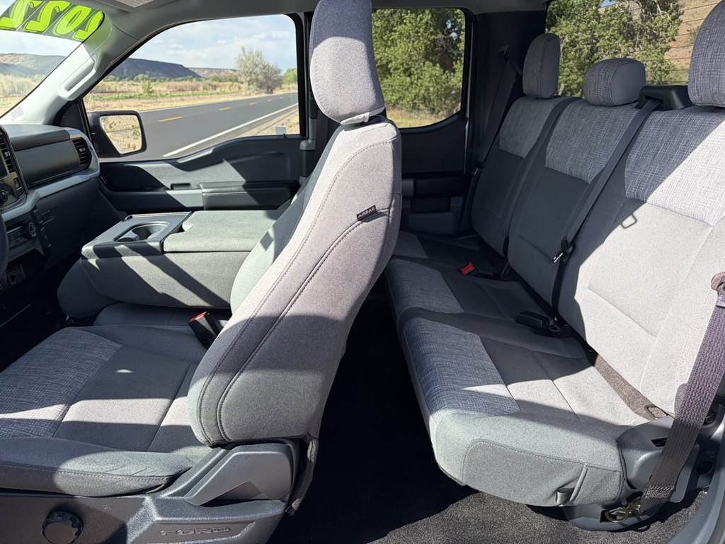 Additional photo of vehicle.