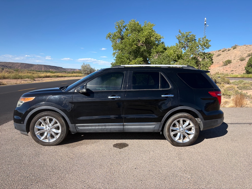 Additional photo of vehicle.